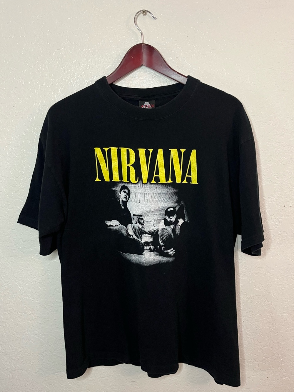 Vintage Y2K Nirvana Band Photo Graphic Tee Size Medium